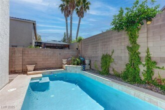 875 Chaste Ct in Henderson, NV - Building Photo - Building Photo