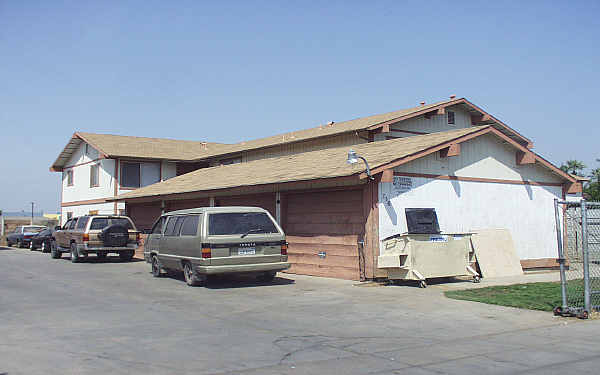 758-810 S Adler Ave in Fresno, CA - Foto de edificio - Building Photo