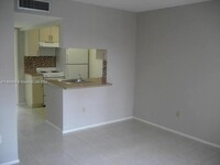 10776 N Kendall Dr in Miami, FL - Building Photo - Building Photo