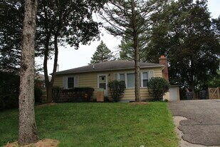 1332 Sutherland Ave in Kalamazoo, MI - Building Photo