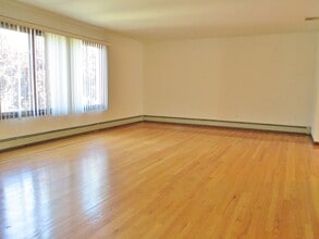 362 Wilson Ave, Unit 2 in Fort Lee, NJ - Foto de edificio - Building Photo