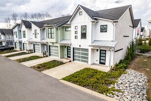 XL in Clarksville, TN - Building Photo