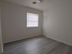 312 Dillon Dr in Virginia Beach, VA - Building Photo - Building Photo