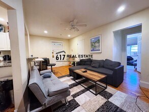 56 Egmont St, Unit 3 in Brookline, MA - Building Photo - Building Photo