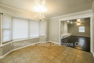 621 Belle Air Ave in Edmond, OK - Foto de edificio - Building Photo