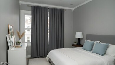 65 Poe Ave in Newark, NJ - Foto de edificio - Building Photo