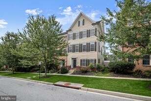 8984 Tawes Street in Fulton, MD - Building Photo