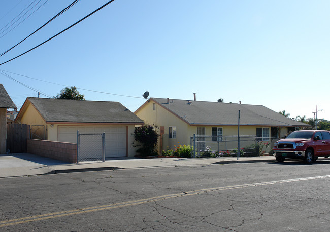 880-882 Myrna Dr in Port Hueneme, CA - Building Photo - Building Photo