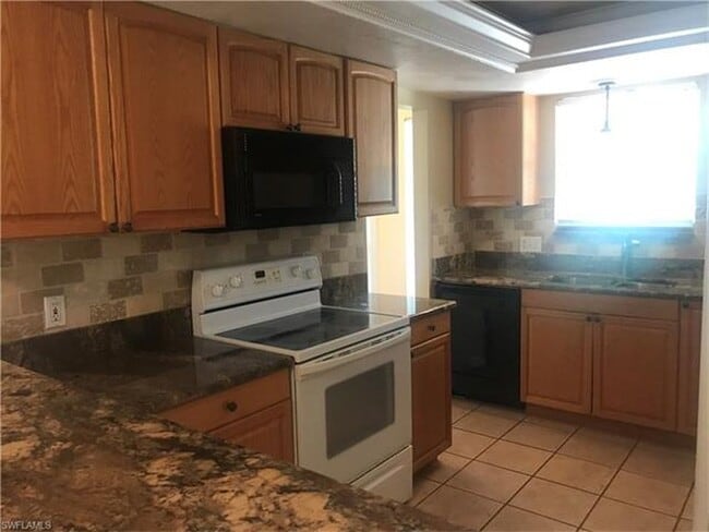 1418 SE 44th St in Cape Coral, FL - Building Photo - Building Photo