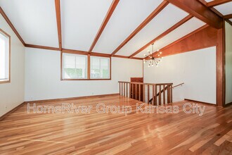 1124 NE 52nd Pl in Kansas City, MO - Building Photo - Building Photo