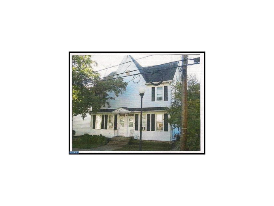 142-144 Washington St in Mount Holly, NJ - Building Photo