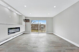 121 W 63rd St in Westmont, IL - Building Photo - Building Photo