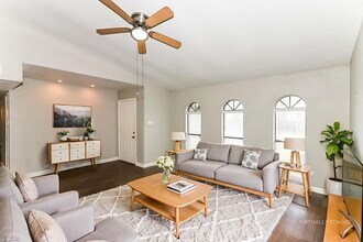 6914 Pickett Dr in Richmond, TX - Building Photo - Building Photo