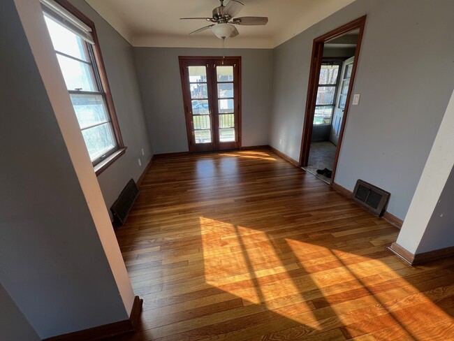 20768 Lakeshore Blvd in Euclid, OH - Building Photo - Building Photo