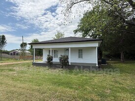 23391 Mooresville Rd in Athens, AL - Building Photo