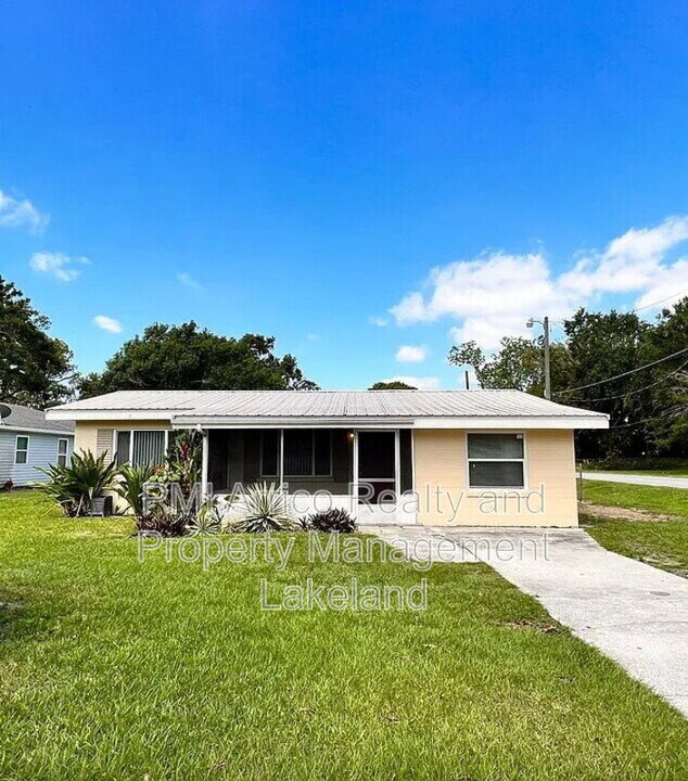 1595 28th St NW in Winter Haven, FL - Building Photo