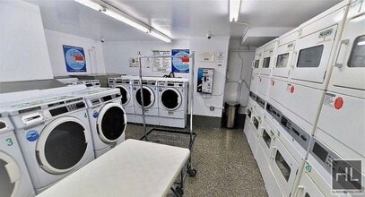 Fourth Avenue in New York, NY - Building Photo - Building Photo