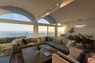 3806 Ocean Front Walk in Marina Del Rey, CA - Building Photo - Building Photo
