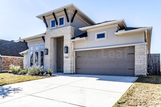 3136 Creek Ridge St in New Berlin, TX - Building Photo - Building Photo