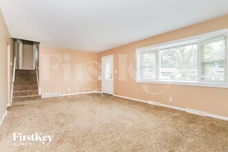 1015 Thunderbird Dr in Cincinnati, OH - Building Photo - Building Photo