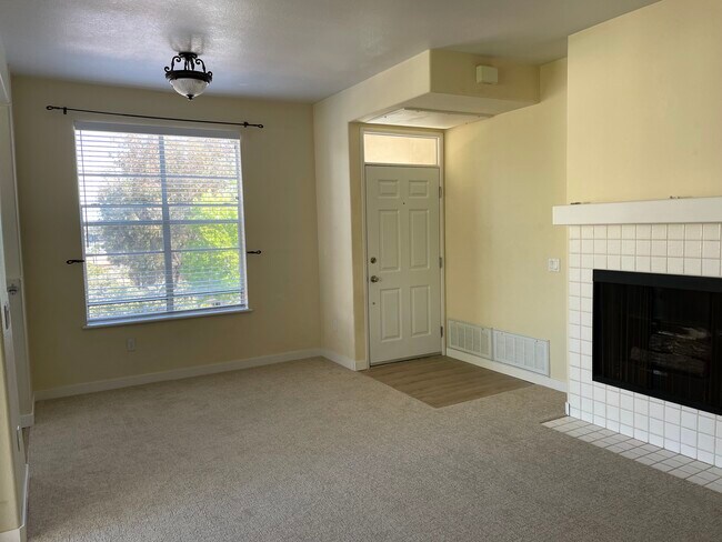 3613 Bernwood Pl, Unit 3613 Bernwood Pl Unit 92 in San Diego, CA - Building Photo - Building Photo