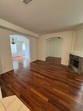 5242 Vesper Ave in Sherman Oaks, CA - Foto de edificio - Building Photo