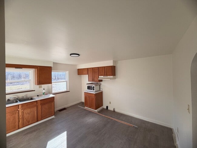 4861 Bull Creek Rd in Tarentum, PA - Building Photo - Building Photo