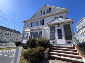 121 Shore Dr, Unit 121 in Somerville, MA - Building Photo
