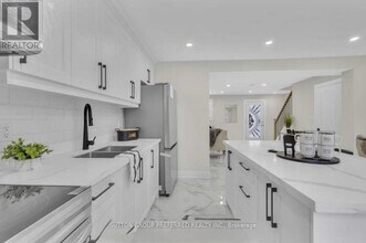 41 Mohegan Crescent in London, ON - Building Photo - Building Photo