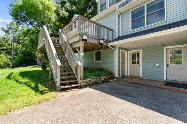 13 Kent Cornwall Rd in Kent, CT - Building Photo - Building Photo