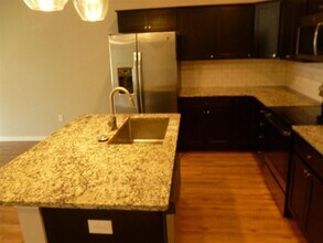 1330 N Dodge St Ct in Iowa City, IA - Building Photo - Building Photo