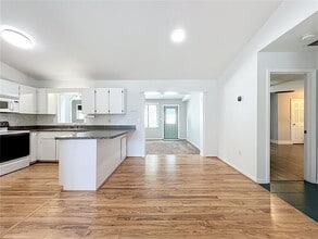 30931 Lochmore Cir in Sorrento, FL - Building Photo - Building Photo