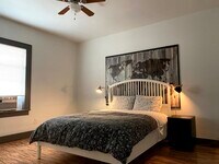 1922 Rosewood St photo'