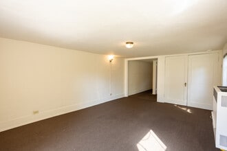 812 W 1st St in Chico, CA - Building Photo - Building Photo