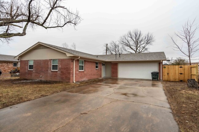 704 Jamaica Dr in Sand Springs, OK - Building Photo - Building Photo