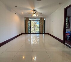 132-29 Blossom Ave in Queens, NY - Building Photo