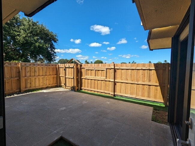 296 Arabian Rd in Palm Springs, FL - Building Photo - Building Photo