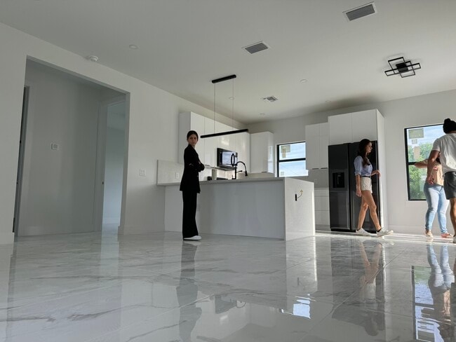 3609 1st St SW in Lehigh Acres, FL - Building Photo - Building Photo