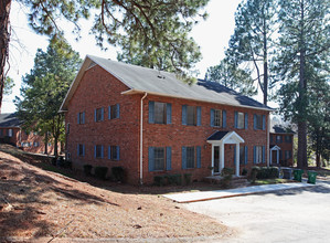 Dresden Apartments in Charlotte, NC - Building Photo - Building Photo