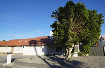 28600 Avenida Duquesa in Cathedral City, CA - Building Photo - Building Photo