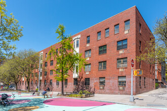 5 Gates Ave in Brooklyn, NY - Building Photo - Building Photo