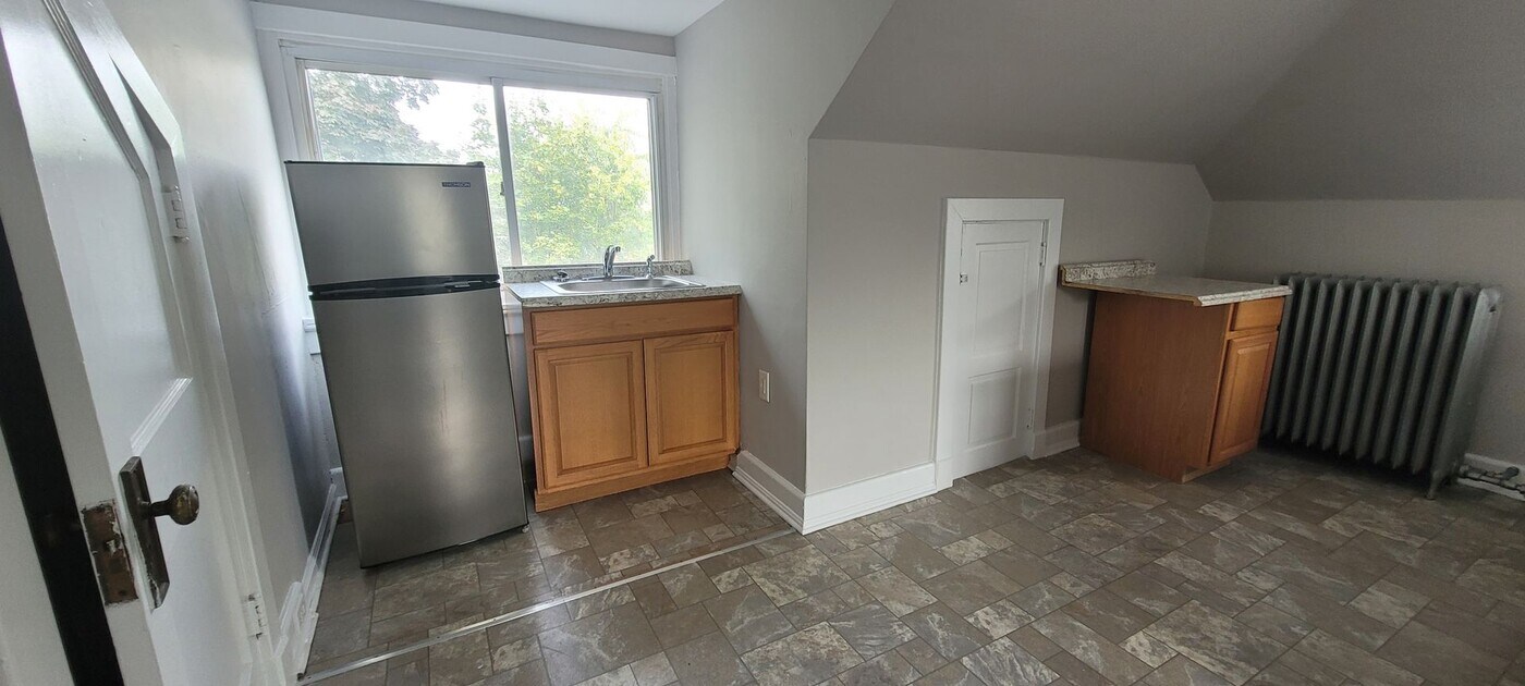 2732 Kutztown Rd in Reading, PA - Building Photo