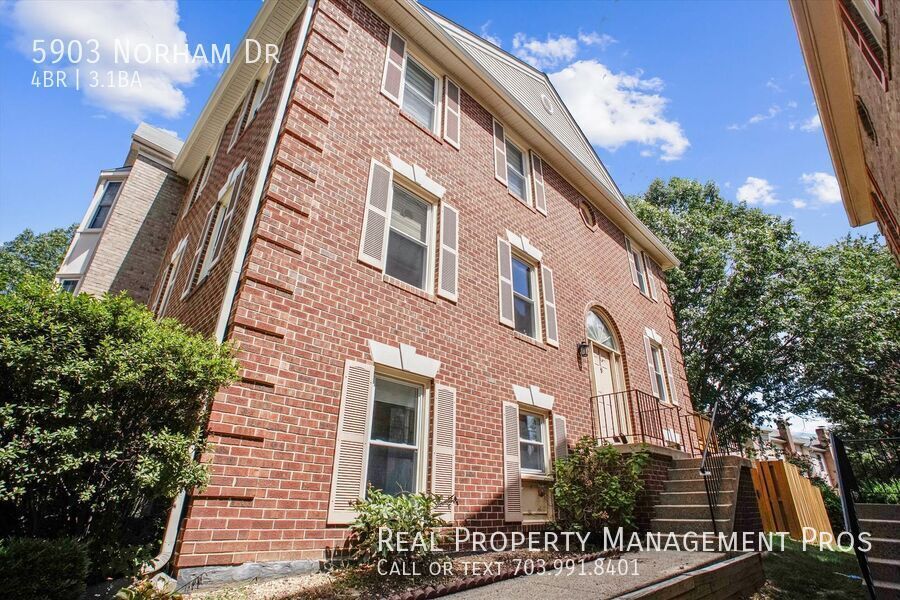 5903 Norham Dr in Alexandria, VA - Building Photo