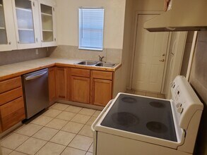 700 N Lea St, Unit 1 in Clovis, NM - Foto de edificio - Building Photo