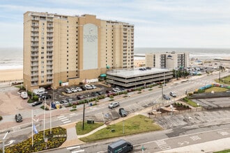 Dolphin Run in Virginia Beach, VA - Building Photo - Building Photo