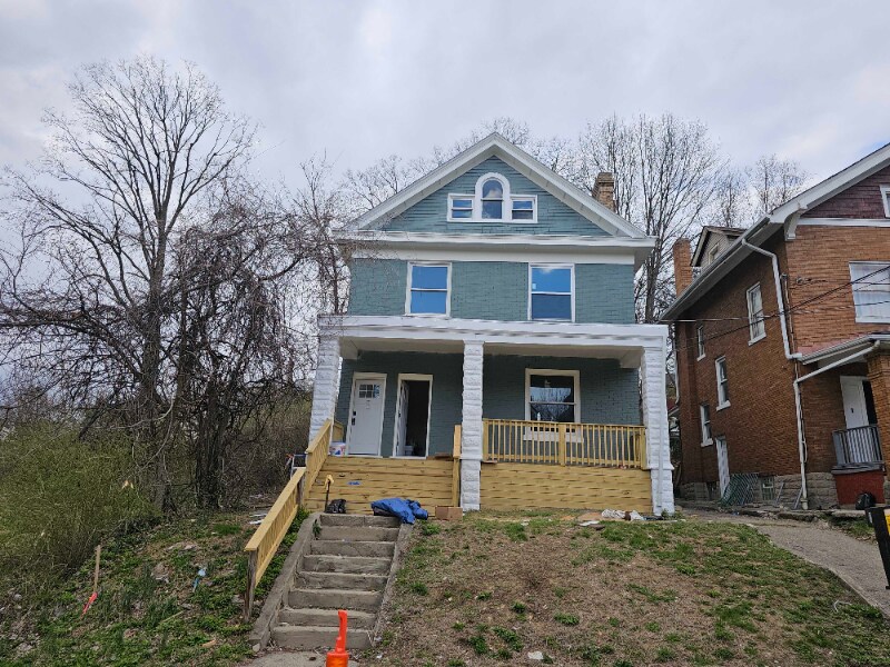 1560 Dixmont Ave in Cincinnati, OH - Building Photo