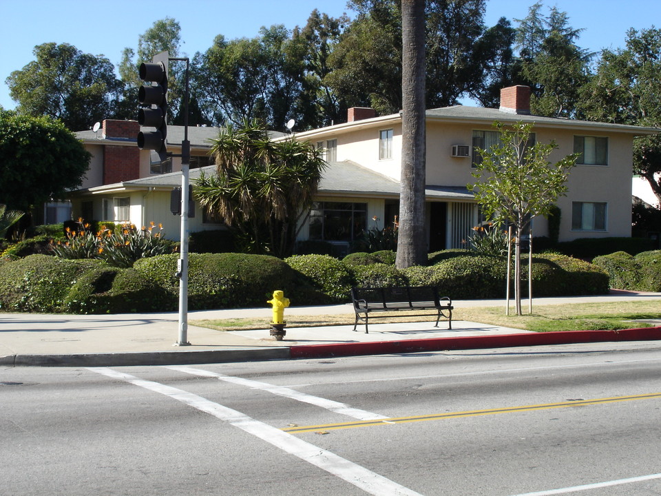 435 W California Blvd in Pasadena, CA - Foto de edificio