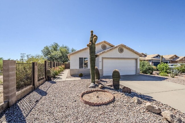 2117 W Renaissance Ave