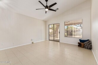 10245 E Penstamin Dr in Scottsdale, AZ - Building Photo - Building Photo