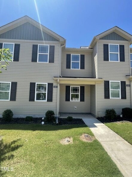 2027 Wiggins Village Dr in Youngsville, NC - Building Photo - Building Photo